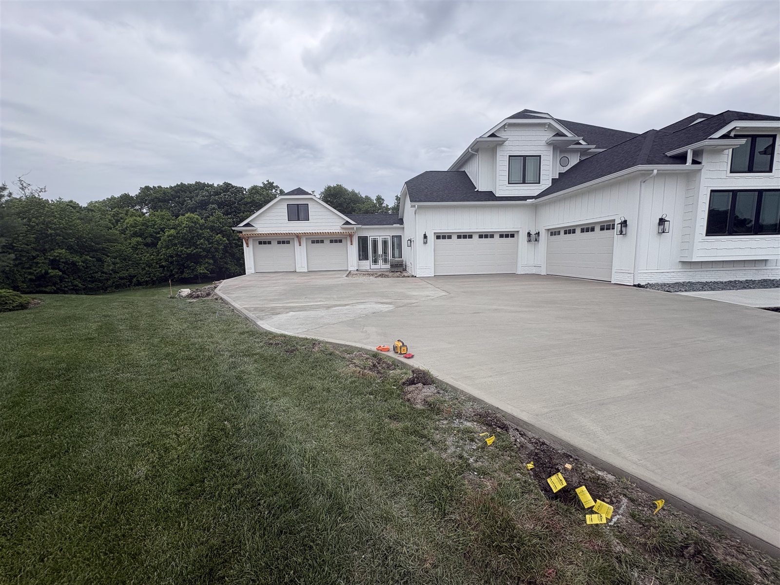 Ankeny, Iowa — exterior with detached garage